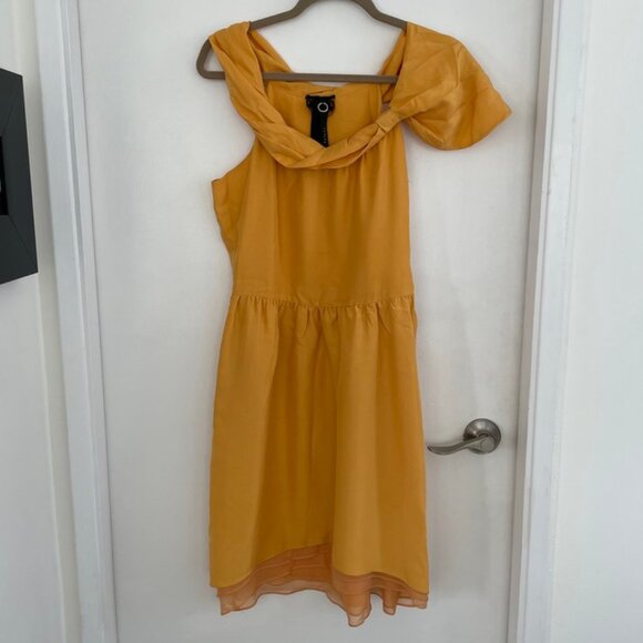 Beautiful Designer Poleci dress in yellow silk - Picture 1 of 8